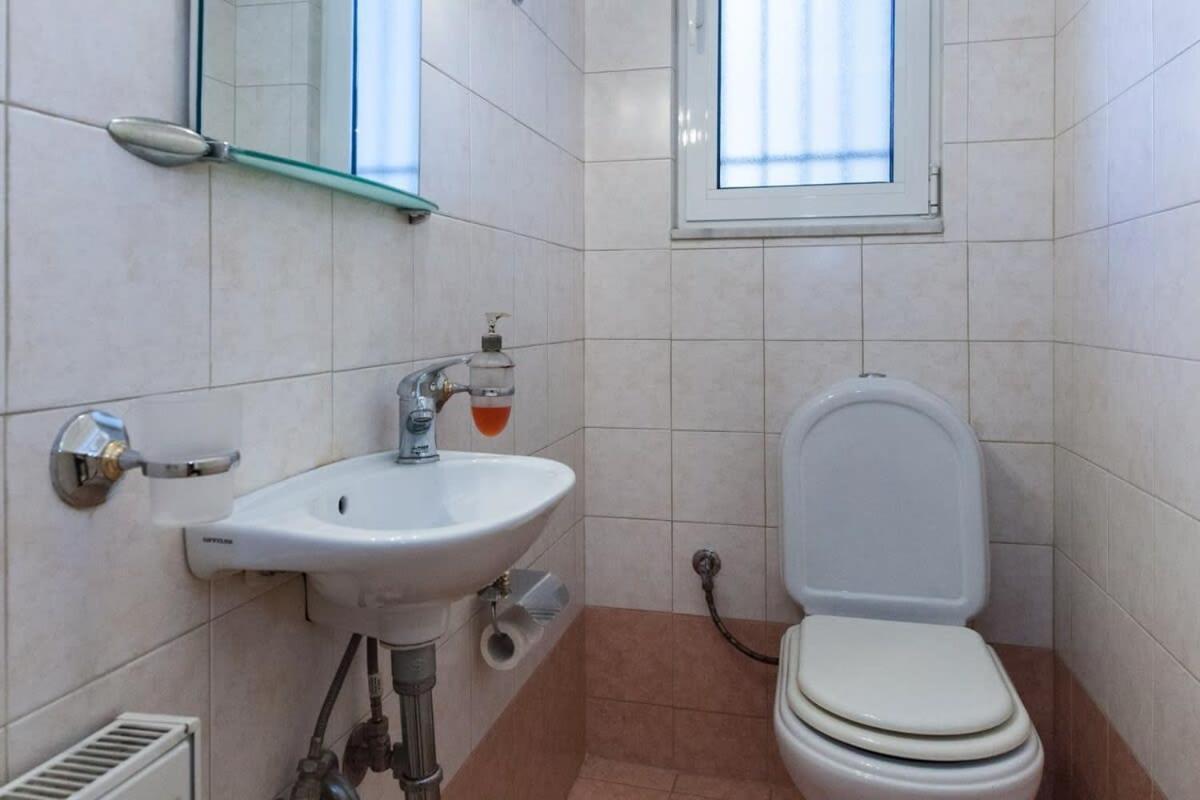 Scenic Balcony Apt In Vibrant Petralona Ateny Zewnętrze zdjęcie