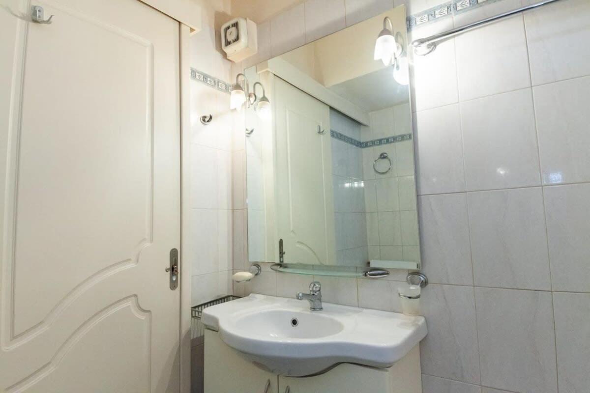 Scenic Balcony Apt In Vibrant Petralona Ateny Zewnętrze zdjęcie