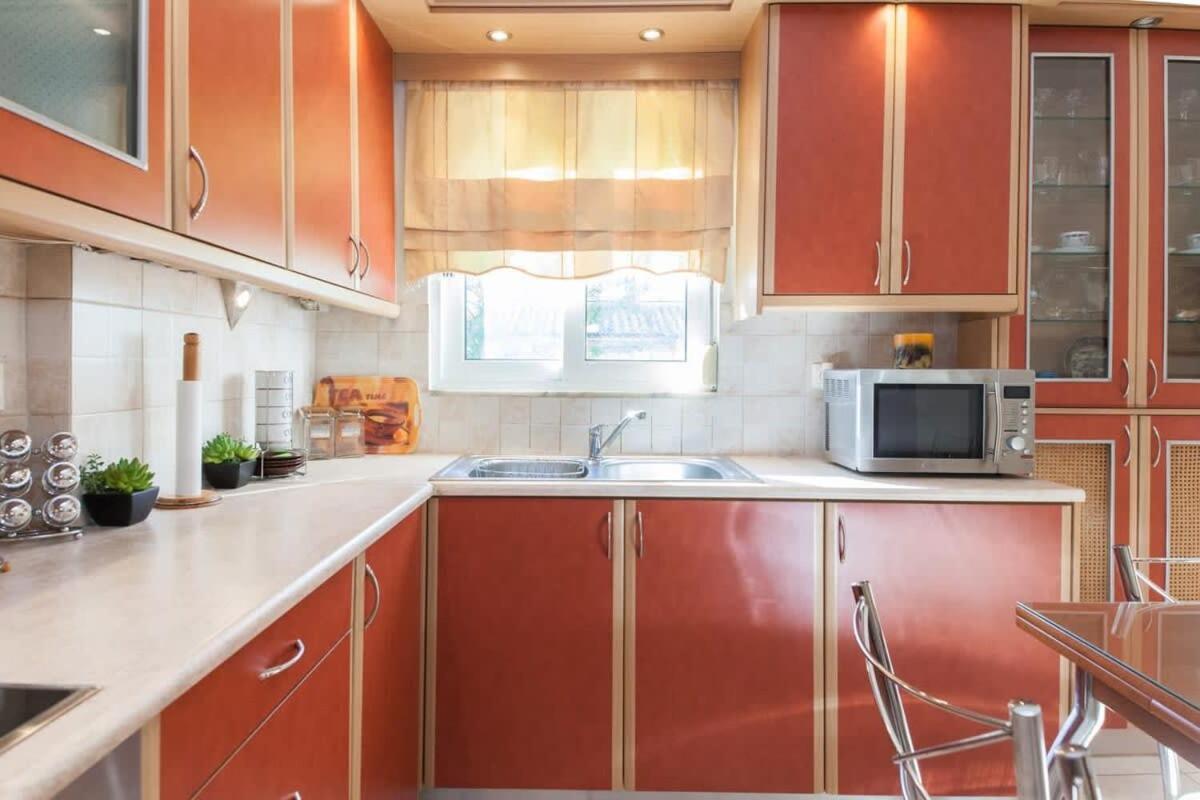 Scenic Balcony Apt In Vibrant Petralona Ateny Zewnętrze zdjęcie
